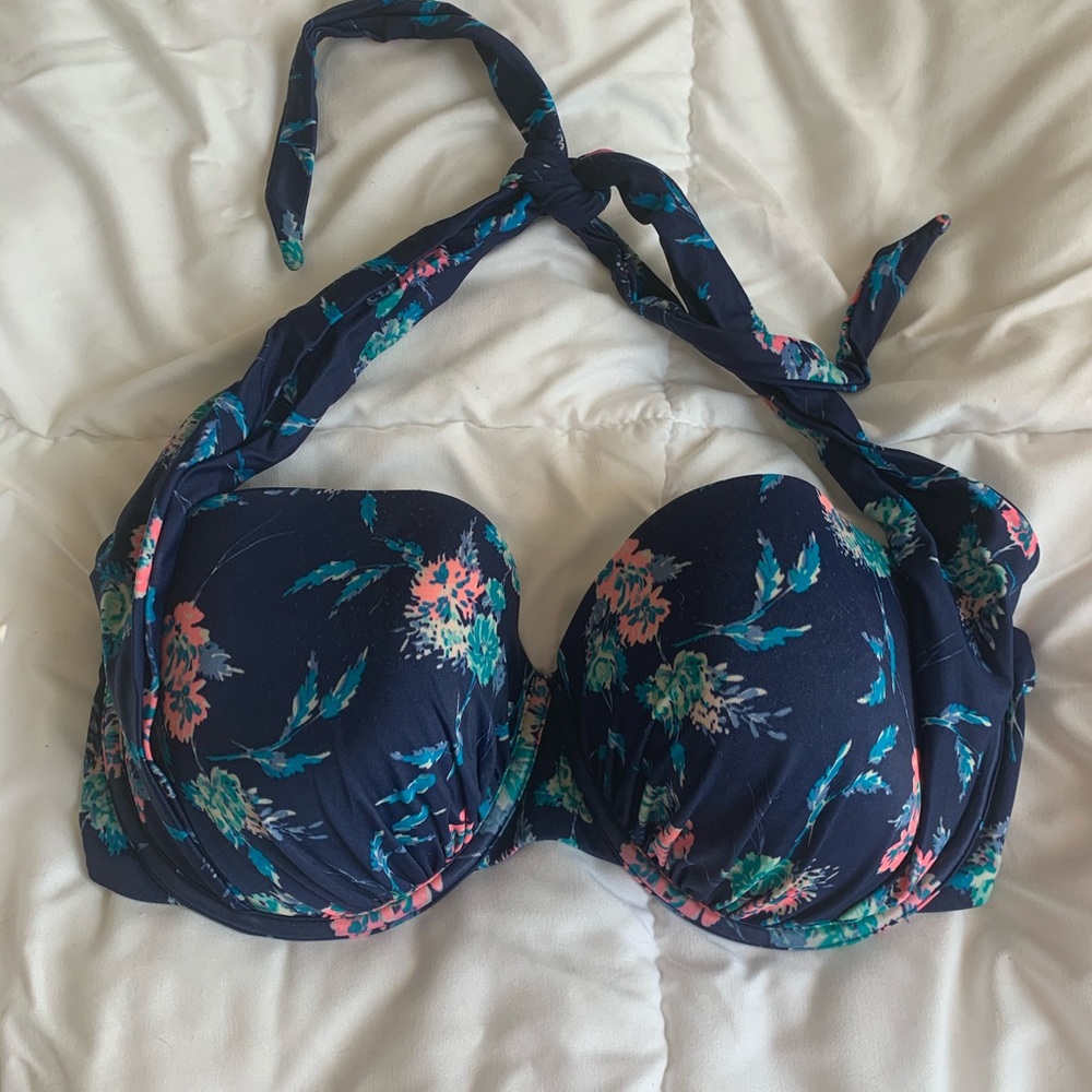 Victoria’s Secret bikini top
